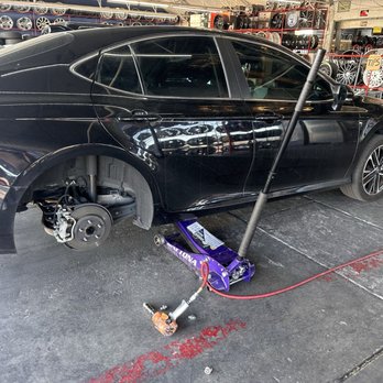 Llantera Tropicana - Quick service - Tires Near Me - Las Vegas, Nevada Llantera Tropicana - Quick service - Tires Near Me - Las Vegas, Nevada