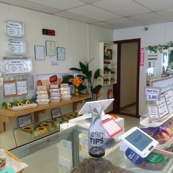 Glory's Bakery - Counter - Bakeries Near Me - Virginia Beach, Virginia