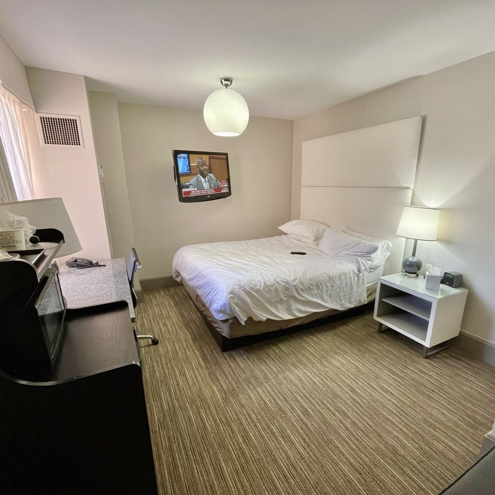 Holiday Inn Express South Loop, Chicago, IL 60605 - Last Updated January  2026 - Yelp