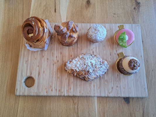 GoodSide Pastry House by null