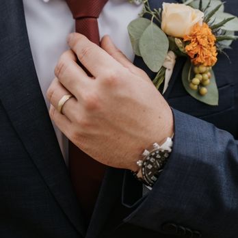 Honeycomb & Co - Boutonnière - Home Decor Near Me - Littleton, Colorado Honeycomb & Co - Boutonnière - Home Decor Near Me - Littleton, Colorado