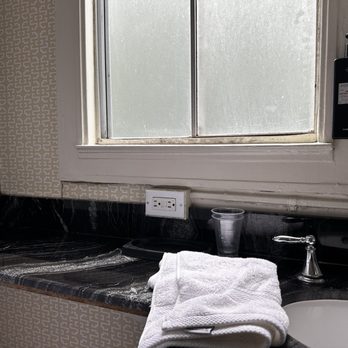 King George Hotel - Outdated and rust everywhere - Hotels Near Me - San Francisco, California