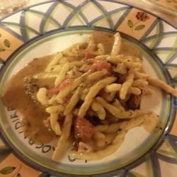 La Locandiera - Strozzapreti pistacchio e pomodoro con gamberetti