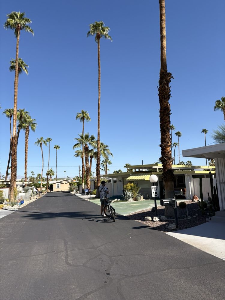 BIKE Palm Springs Rentals & Tours Logo
