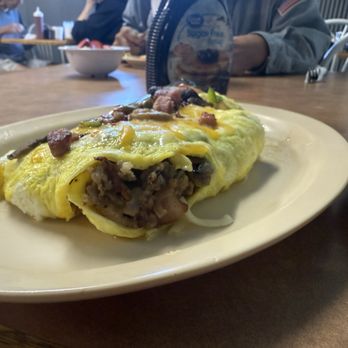 Branbar Diner - Everything omelette is my "GO TO".... Worth every bite! Always worth the time to go to BranBar! - Breakfast & Brunch Near Me - Sayre, Oklahoma Branbar Diner - Everything omelette is my "GO TO".... Worth every bite! Always worth the time to go to BranBar! - Breakfast & Brunch Near Me - Sayre, Oklahoma