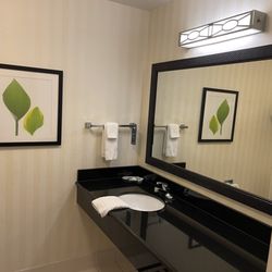 Fairfield by Marriott Inn & Suites Laramie - Nice bathroom in the King Suite!