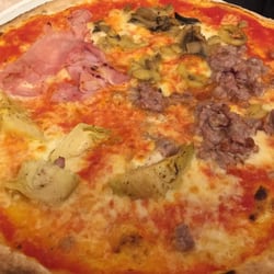 Trattoria Il Vaporino - Pizza with 4 toppings - forgot the name