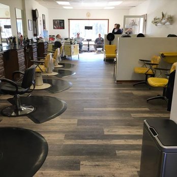 Absolute Shear Magic Styling Salon - Interior - Nail Salons Near Me - Saint Joseph, Michigan