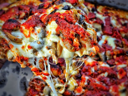Loui's Pizza by null
