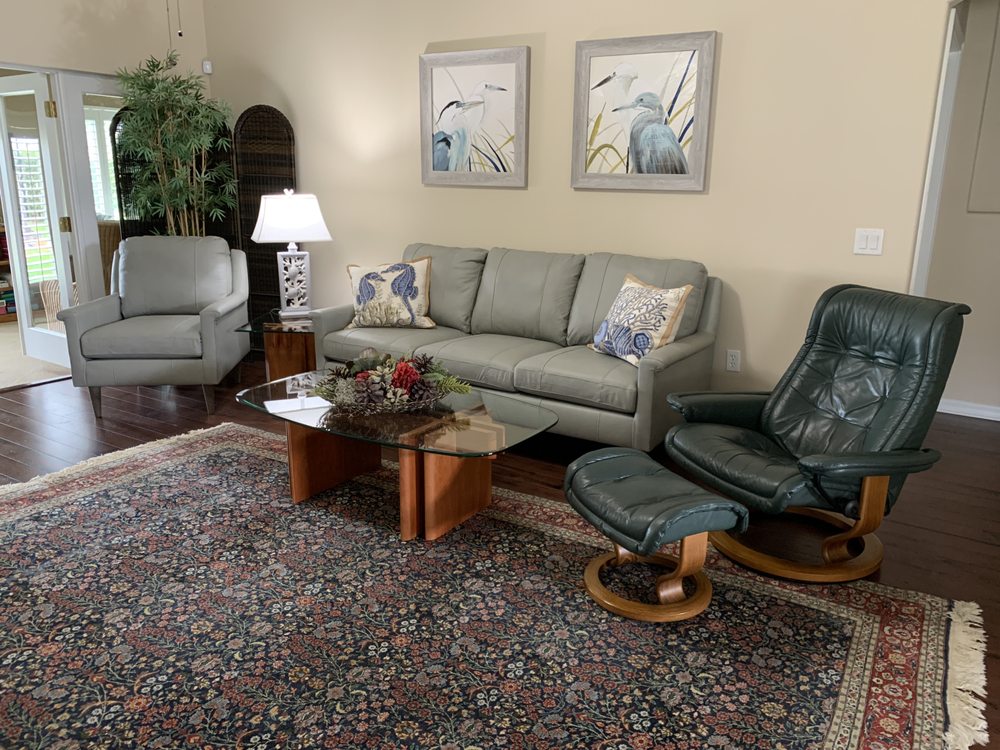 ACCENTS Updated September 2024 2712 N Cocoa Blvd, Cocoa, Florida