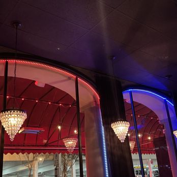 Le Chat Noir - Inside - French Near Me - Riverside, California Le Chat Noir - Inside - French Near Me - Riverside, California