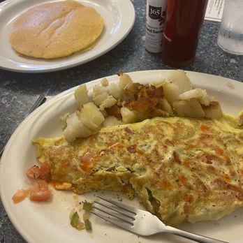 L 'Dees Pancake House - Veg omelette and pecan pancake - Breakfast & Brunch Near Me - Front Royal, Virginia L 'Dees Pancake House - Veg omelette and pecan pancake - Breakfast & Brunch Near Me - Front Royal, Virginia