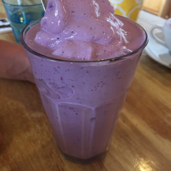 Milkbar Town Beach - The Berry smoothie - Restaurants Near Me - Port Macquarie, NSW Milkbar Town Beach - The Berry smoothie - Restaurants Near Me - Port Macquarie, NSW