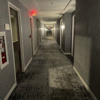Annapolis Waterfront Hotel, Autograph Collection - Hallway - Hotels Near Me - Annapolis, Maryland Annapolis Waterfront Hotel, Autograph Collection - Hallway - Hotels Near Me - Annapolis, Maryland