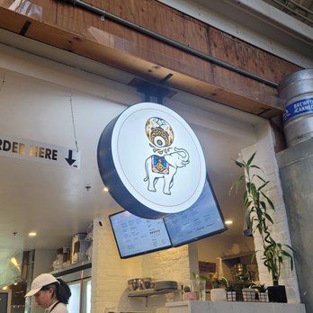 White Elephant - at the bar area - Thai Near Me - Anaheim, California