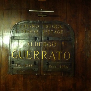 Pensione Guerrato - Sign when you walk in the door. - Hotels Near Me - Venezia, VE
