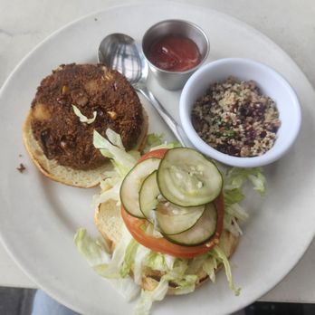 bellagreen - Veggie burger - American Near Me - Houston, Texas