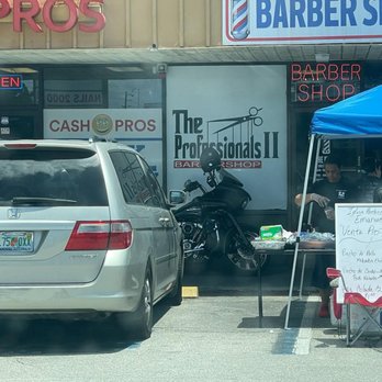Grinder's American Diner - Motorcycle on sidewalk.. Parks here all week long, not just weekends... - Breakfast & Brunch Near Me - Jacksonville, Florida