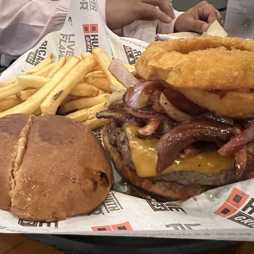 Hurricane Grill & Wings - Burger with blue cheese - Chicken Wings Near Me - Miami, Florida