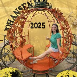 Johansen Farms - Photo area had fun places to pose