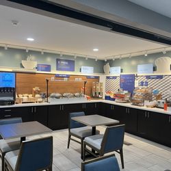 Holiday Inn Express - Lompoc - Breakfast
