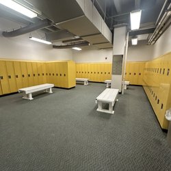 Downtown Branch YMCA - Women's locker room