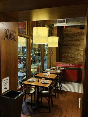 Café Zola by null