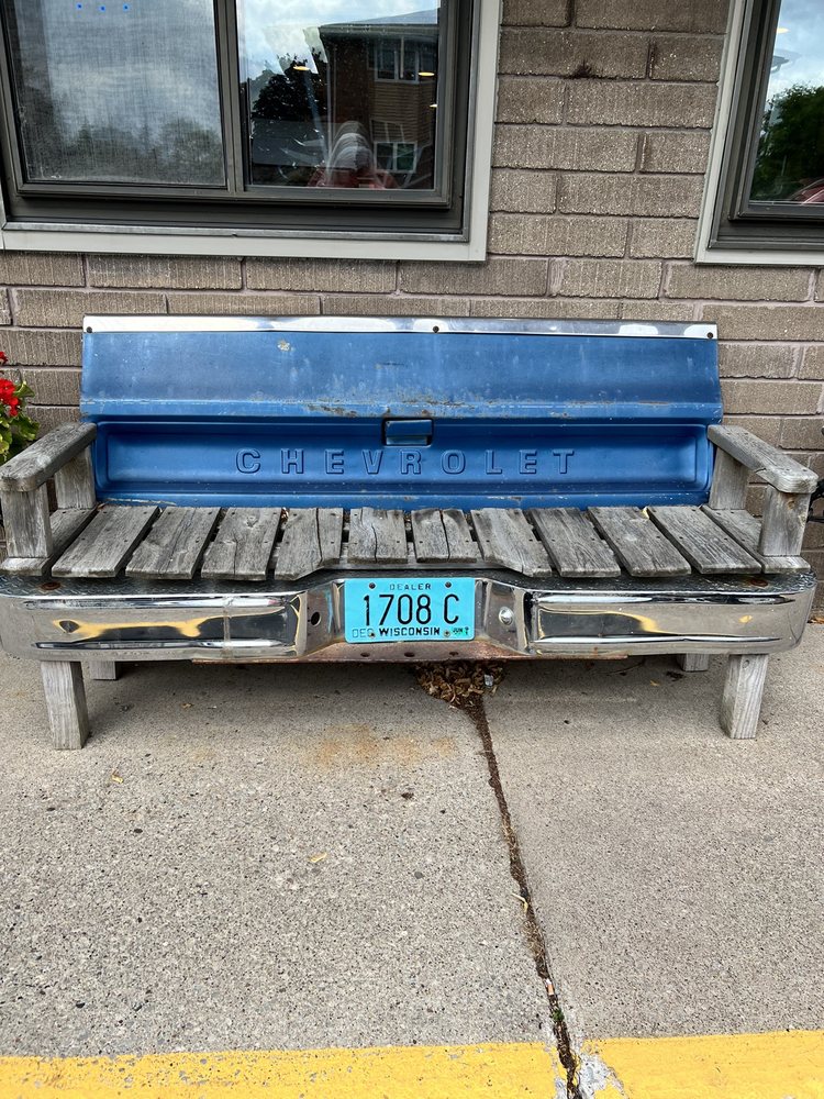 Jackie's Parkside Logo