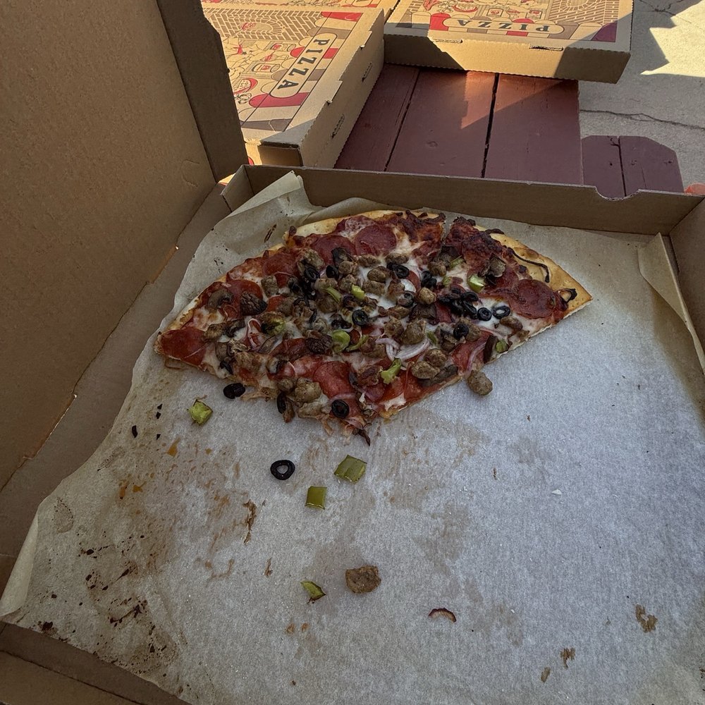 No Name Pizza - Supreme Pizza 16 inch - Pizza Near Me - Big Bear City, California No Name Pizza - Supreme Pizza 16 inch - Pizza Near Me - Big Bear City, California