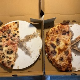 Small mushroom and small sausage pizza Small mushroom and small sausage pizza