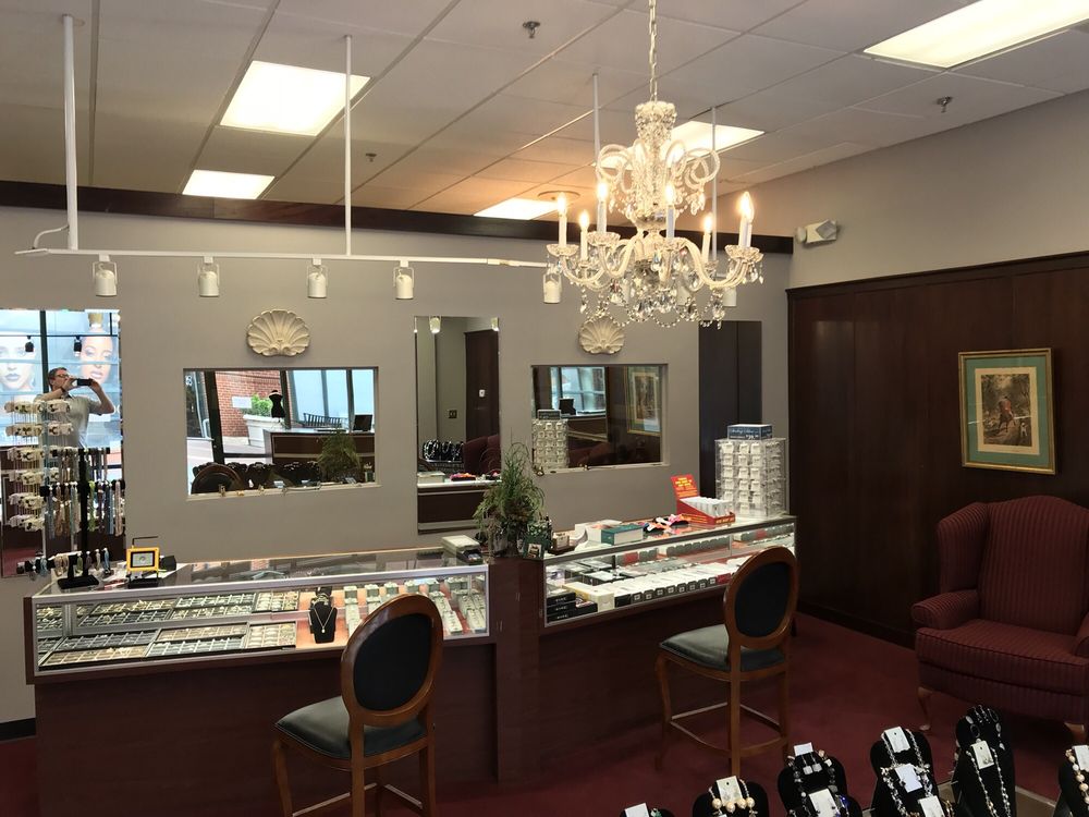 SELWYN JEWELERS Updated August 2024 310 S Sharon Amity Rd