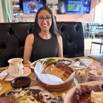 Juquila - Juquila is my favorite place to eat , I feel like at home every single time ,really warming place - Mexican Near Me - Culver City, California