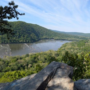 Weverton Cliff Trail - View at the top - Hiking Near Me Weverton Cliff Trail - View at the top - Hiking Near Me