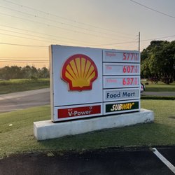 Menehune Food Mart - Located at Shell