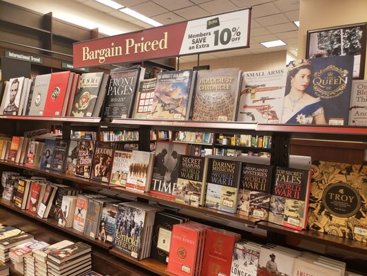 Barnes & Noble by null