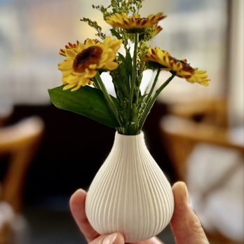 Artisan - Flowers on every table - New American Near Me - Southport, Connecticut
