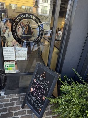 Holy Mountain Phinney Ridge Taproom by null