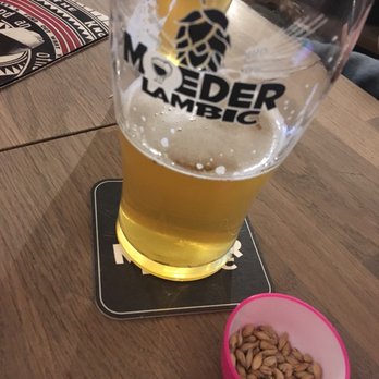 Moeder Lambic - Beer Bar Near Me - Brussels, BRU Moeder Lambic - Beer Bar Near Me - Brussels, BRU