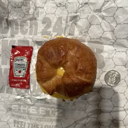 Sheetz - Croissant sandwich with egg & cheese