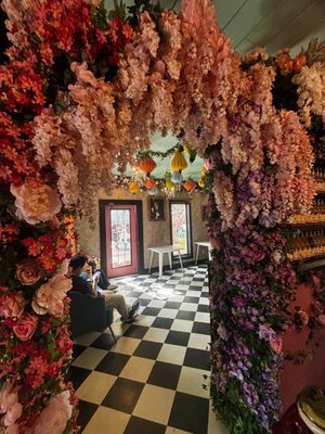 Alice in the Village by null