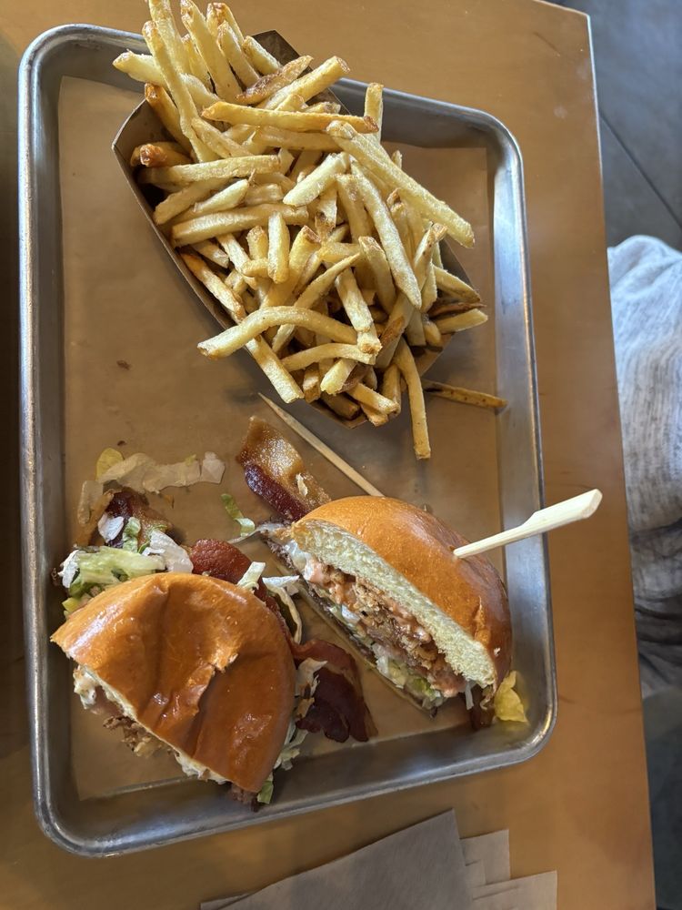 Rockin Rollerz Craft Burger