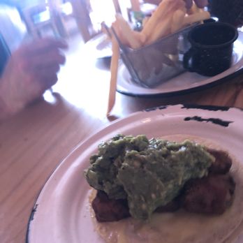 La Negra Tomasa - Fried tuna and guacamole taco - Seafood Near Me - Tulum, ROO