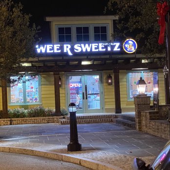 Wee R Sweetz - Outside of wee-R-Sweetz at Barefoot Landing. - Desserts Near Me - North Myrtle Beach, South Carolina Wee R Sweetz - Outside of wee-R-Sweetz at Barefoot Landing. - Desserts Near Me - North Myrtle Beach, South Carolina