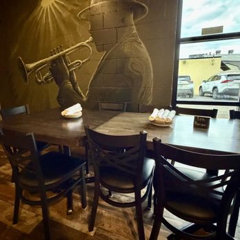 Uncorked - Seating near performance area - Wine Bars Near Me - Sharpsburg, Pennsylvania