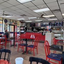 Mr. Submarine - Dining Area