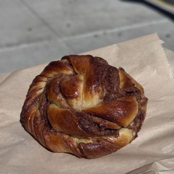 Smør Bakery - Bakeries Near Me - New York, New York Smør Bakery - Bakeries Near Me - New York, New York