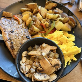 Mario’s Early Toast - New York Steak and Eggs Combo ($24) - Breakfast & Brunch Near Me - Roseville, California Mario’s Early Toast - New York Steak and Eggs Combo ($24) - Breakfast & Brunch Near Me - Roseville, California