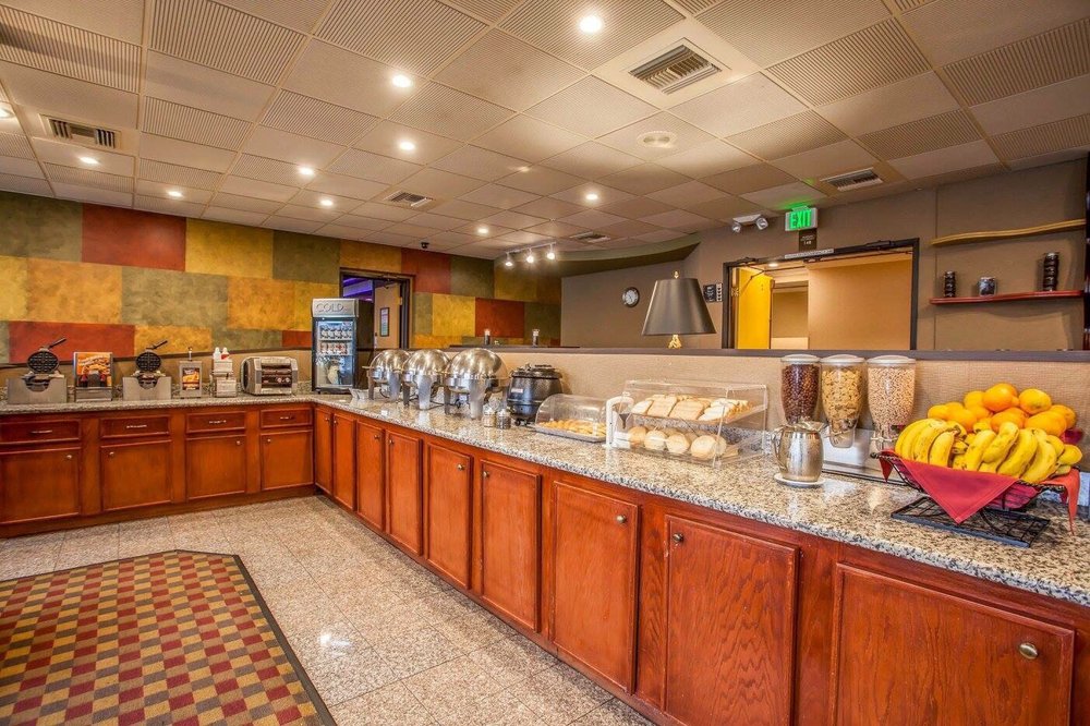 MIXERS LOUNGE Updated September 2024 31611 Pete Von Reichbauer Way