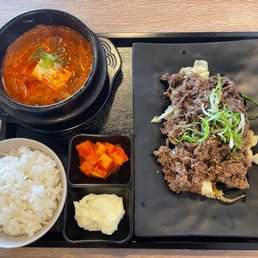 Kimchi Jjigae / 김치찌개