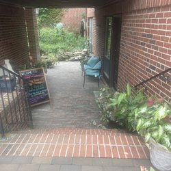 Relaxing Now Massage - View from stairs/parking lot located on fernwood ave.